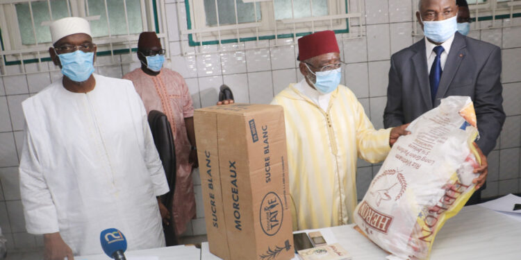 Les images de la remise du don du chef de l’Etat aux Imams, au siège du Cosim à Treicheville le mardi 20 avril (Phs : Dr)