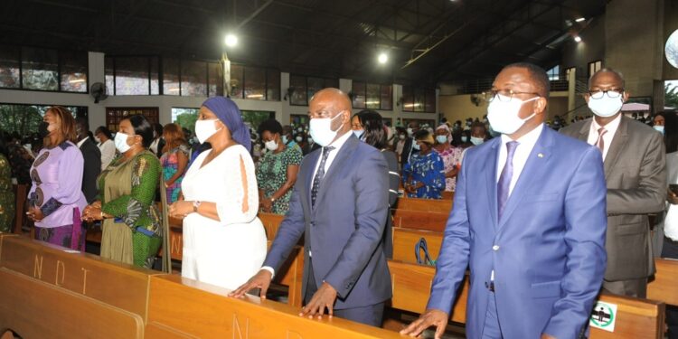 Les photos de la séance de prières demandées par la première dame Dominique Ouattara