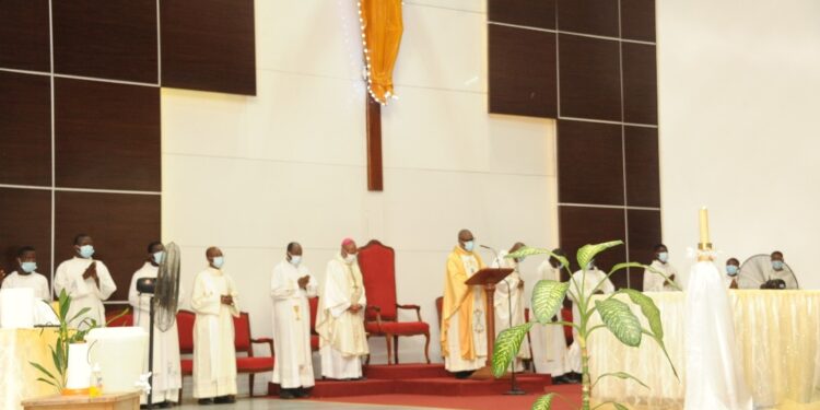 Les photos de la séance de prières demandées par la première dame Dominique Ouattara