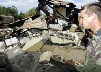 Bombardement de Bouaké: le général Poncet, chef de la force Licorne, à la barre      