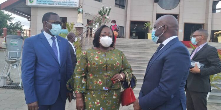 Les photos de la séance de prières demandées par la première dame Dominique Ouattara