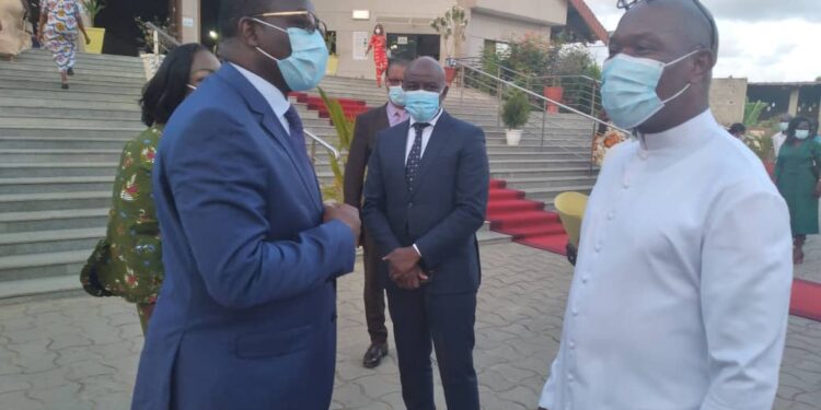 Les photos de la séance de prières demandées par la première dame Dominique Ouattara