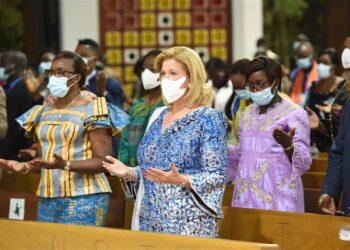 Les photos de la séance de prières demandées par la première dame Dominique Ouattara
