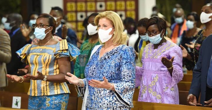 Les photos de la séance de prières demandées par la première dame Dominique Ouattara