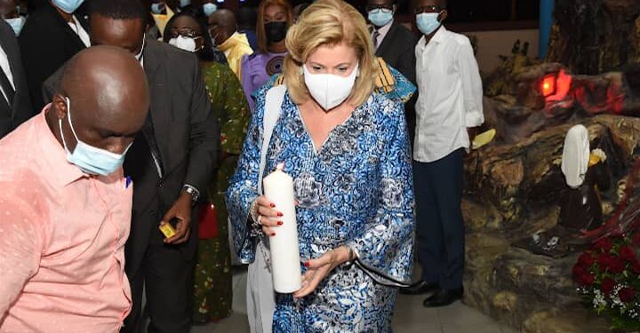 Les photos de la séance de prières demandées par la première dame Dominique Ouattara