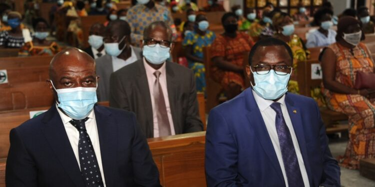 Les photos de la séance de prières demandées par la première dame Dominique Ouattara