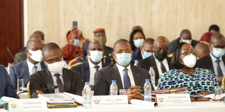 La clôture du séminaire gouvernemental qui s’est tenu du 21 au 23 avril 2021, au palais présidentiel en images. Photos Saint Cyrille