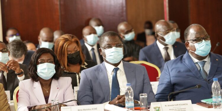 La clôture du séminaire gouvernemental qui s’est tenu du 21 au 23 avril 2021, au palais présidentiel en images. Photos Saint Cyrille