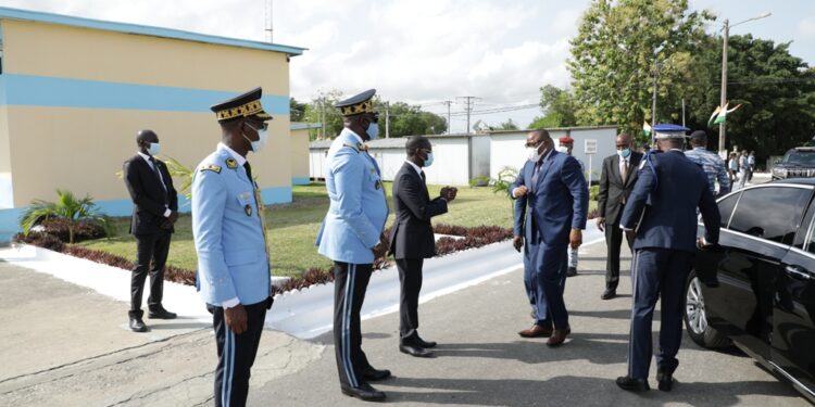 Sortie de la 43e promotion des élèves commissaires de Police vendredi 16 avril à l’école de Police à Abidjan. Photos Saint Cyrille