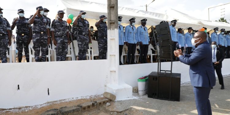 Sortie de la 43e promotion des élèves commissaires de Police vendredi 16 avril à l’école de Police à Abidjan. Photos Saint Cyrille
