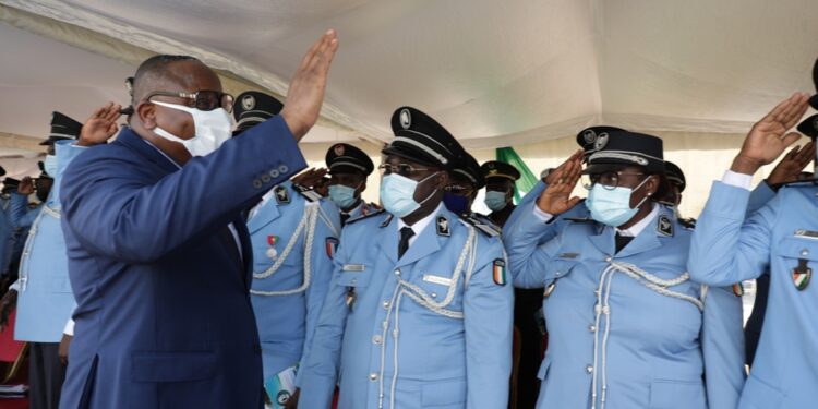 Sortie de la 43e promotion des élèves commissaires de Police vendredi 16 avril à l’école de Police à Abidjan. Photos Saint Cyrille