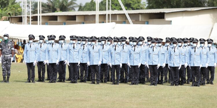 Sortie de la 43e promotion des élèves commissaires de Police vendredi 16 avril à l’école de Police à Abidjan. Photos Saint Cyrille