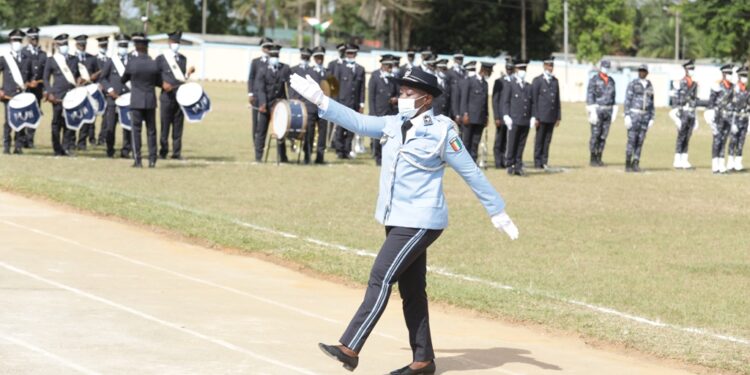 Sortie de la 43e promotion des élèves commissaires de Police vendredi 16 avril à l’école de Police à Abidjan. Photos Saint Cyrille