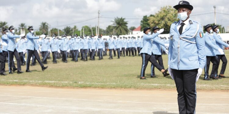 Sortie de la 43e promotion des élèves commissaires de Police vendredi 16 avril à l’école de Police à Abidjan. Photos Saint Cyrille