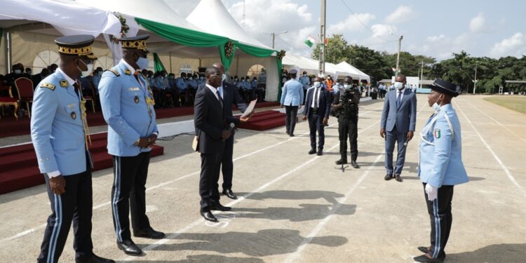 Sortie de la 43e promotion des élèves commissaires de Police vendredi 16 avril à l’école de Police à Abidjan. Photos Saint Cyrille