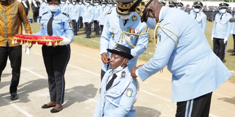 Sortie de la 43e promotion des élèves commissaires de Police vendredi 16 avril à l’école de Police à Abidjan. Photos Saint Cyrille