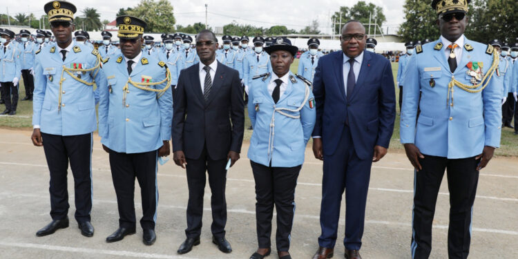 Sortie de la 43e promotion des élèves commissaires de Police vendredi 16 avril à l’école de Police à Abidjan. Photos Saint Cyrille