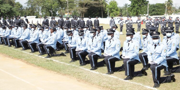 Sortie de la 43e promotion des élèves commissaires de Police vendredi 16 avril à l’école de Police à Abidjan. Photos Saint Cyrille