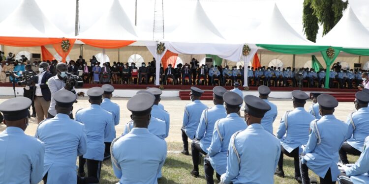 Sortie de la 43e promotion des élèves commissaires de Police vendredi 16 avril à l’école de Police à Abidjan. Photos Saint Cyrille