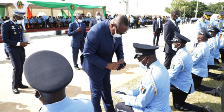 Sortie de la 43e promotion des élèves commissaires de Police vendredi 16 avril à l’école de Police à Abidjan. Photos Saint Cyrille