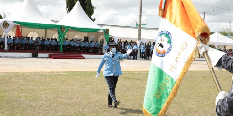 Sortie de la 43e promotion des élèves commissaires de Police vendredi 16 avril à l’école de Police à Abidjan. Photos Saint Cyrille