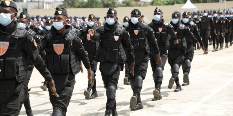 Sortie de la 43e promotion des élèves commissaires de Police vendredi 16 avril à l’école de Police à Abidjan. Photos Saint Cyrille