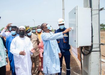 Côte d’Ivoire/Electrification : Bruno Koné branche Boyo au réseau électrique  