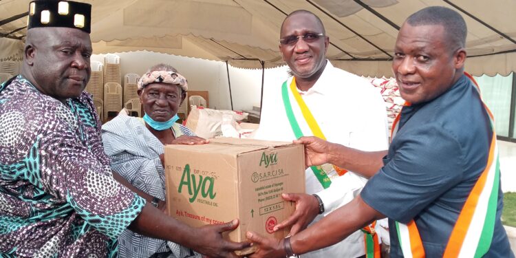 Yamoussoukro/Célébration de Paquinou: Les députés RHDP comblent les chefs de village