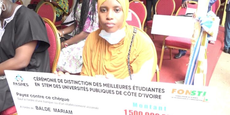 Côte d’Ivoire-Enseignement supérieur : 22 étudiantes des Universités publiques distinguées