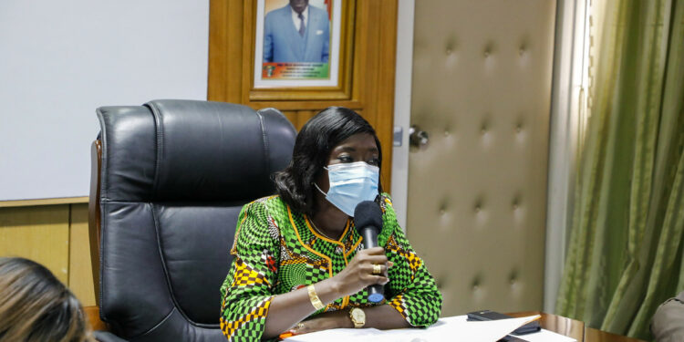 Côte d’Ivoire: « 3.000 enseignants syndicalistes » payés à ne rien faire (ministre)