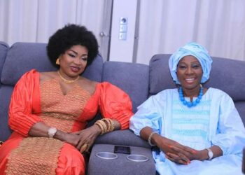 A quelques heures de son concert, Oumou Sangaré reçue par Kandia 