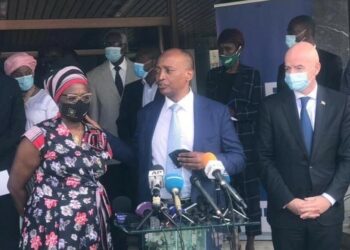 CAF: En visite au siège de la FIF à Abidjan, Patrice Motsepe appelle les acteurs du football ivoirien à l’unité 
