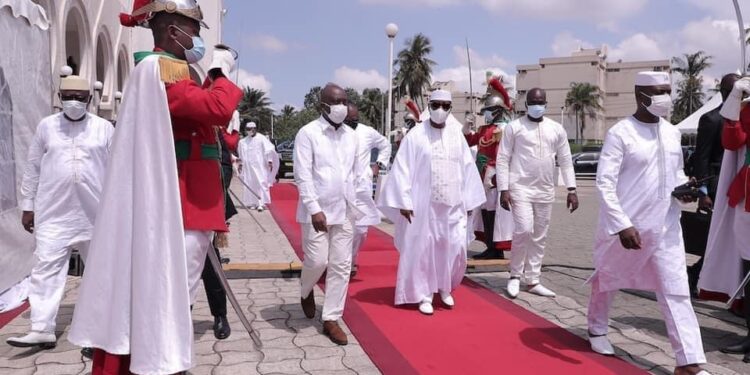 40 jours après son décès, le président Ouattara prie pour Cheick Aïma Mamadou TRAORE