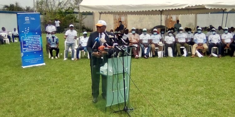 Presse ivoirienne: le ministre Amadou Coulibaly annonce une « réflexion approfondie» sur la distribution