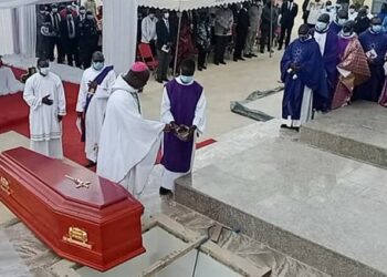 Côte d’Ivoire: Mgr Bruno Kouamé repose à jamais en la cathédrale Saint Thérèse de l’enfant Jésus d’Abengourou