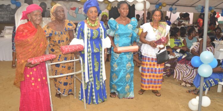 Grand-Bassam/Fête des mères  La sénatrice Marie-Irène Ahoua cadeaute plus de 200 mamans