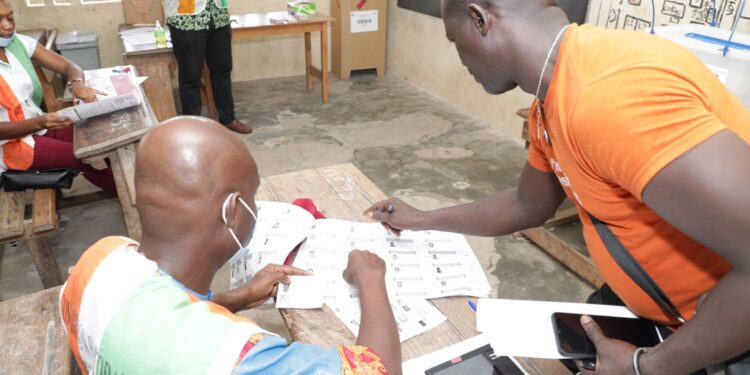 Election législative partielle, le Président de la Commission Electorale Indépendante (CEI), a effectué une visite de terrain dans la circonscription de Jacqueville.