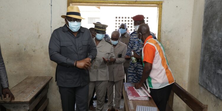 Election législative partielle, le Président de la Commission Electorale Indépendante (CEI), a effectué une visite de terrain dans la circonscription de Jacqueville.