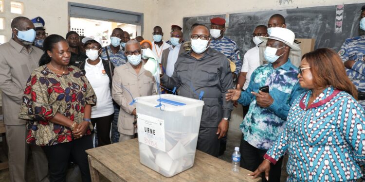 Election législative partielle, le Président de la Commission Electorale Indépendante (CEI), a effectué une visite de terrain dans la circonscription de Jacqueville.