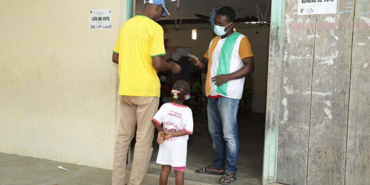 Election législative partielle, le Président de la Commission Electorale Indépendante (CEI), a effectué une visite de terrain dans la circonscription de Jacqueville.