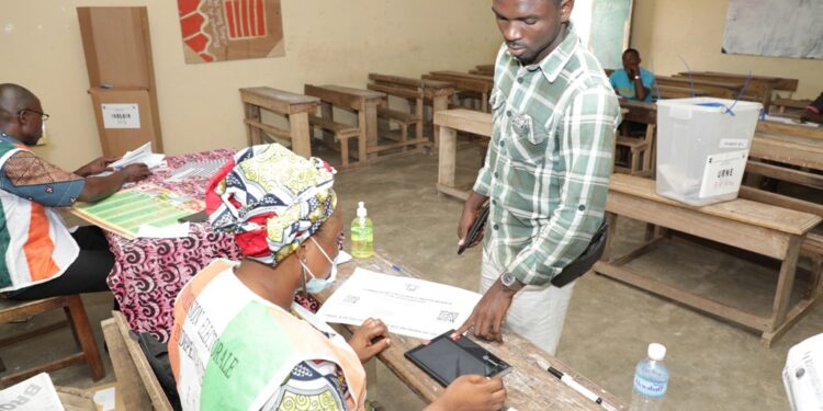 Election législative partielle, le Président de la Commission Electorale Indépendante (CEI), a effectué une visite de terrain dans la circonscription de Jacqueville.