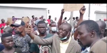 Retour de Gbagbo: les victimes manifestent devant la résidence qui va accueillir l&rsquo;ex président
