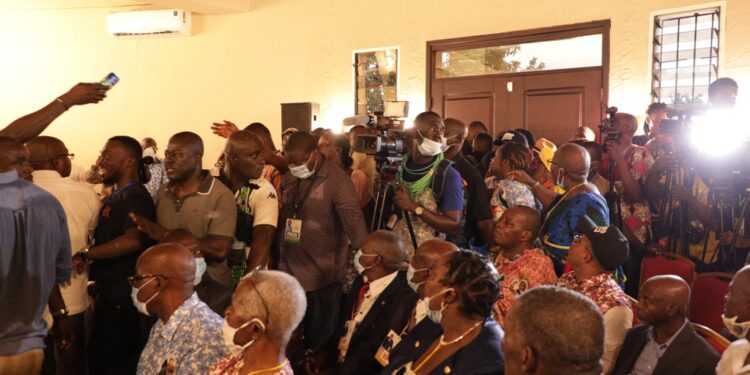 Côte d’Ivoire:  Les images du retour de Laurent Gbagbo à Abidjan, après dix années passer à la Cpi