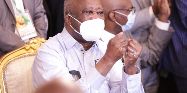 Côte d’Ivoire:  Les images du retour de Laurent Gbagbo à Abidjan, après dix années passer à la Cpi