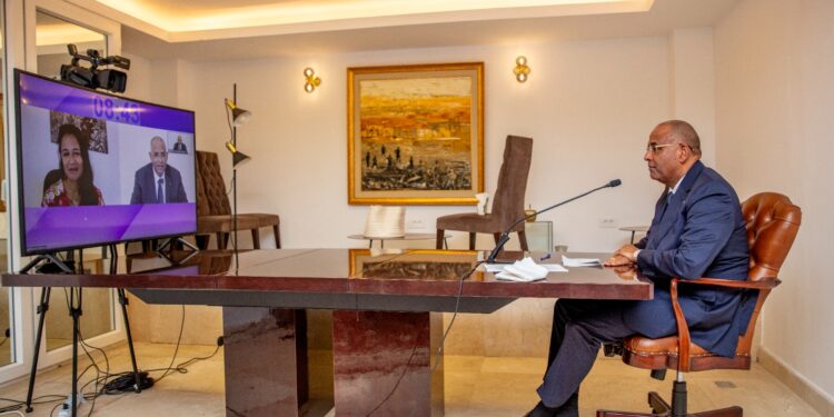 Forum Economique du Qatar : le Premier Ministre ivoirien, Patrick Achi, présente les efforts du gouvernement dans l’industrie cacaoyère