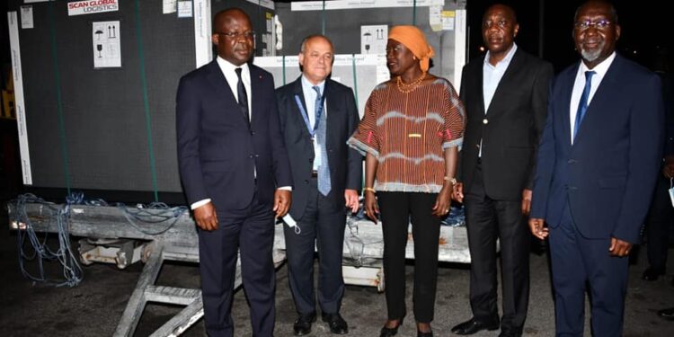Covid-19: 268.000 doses de vaccin Astra Zeneca arrivées à Abidjan