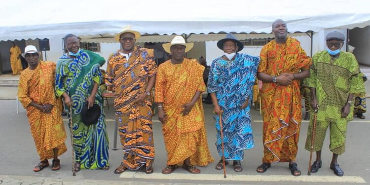 Attécoubé/ Présentation du nouveau chef du village Agban : Paulin Danho apporte son soutien 