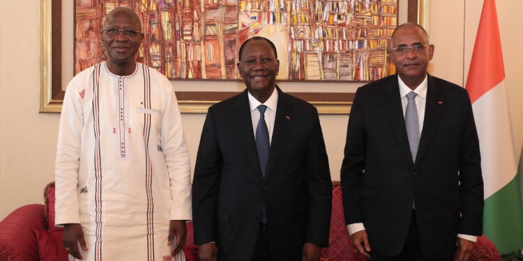 Le Chef de l’Etat Alassane Ouattara a échangé avec le Premier Ministre du Faso