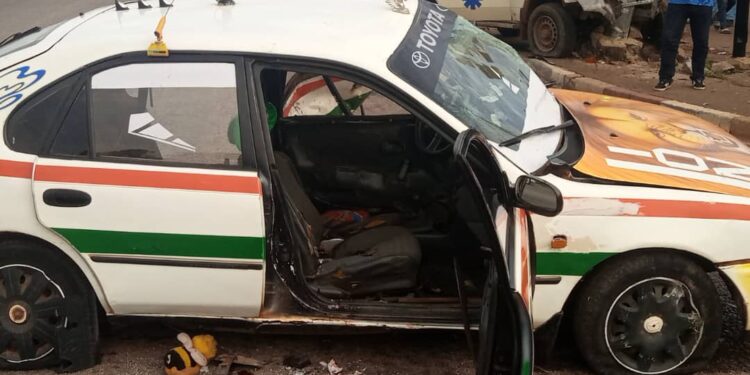 Yamoussoukro/Une ambulance heurte un taxi: 2 morts et 5 blessés dont des candidats au Bac