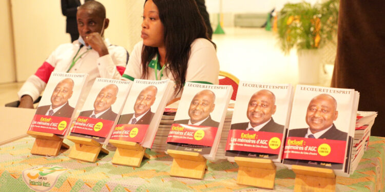 08 juillet 2020-08 juillet 2021. Les images de l’hommage du Rhdp à l’ex-Premier ministre AGC au Sofitel Hôtel-Ivoire Abidjan.